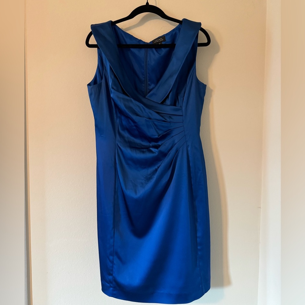 💙Tahari Blue V-Neck Sheath Midi Dress